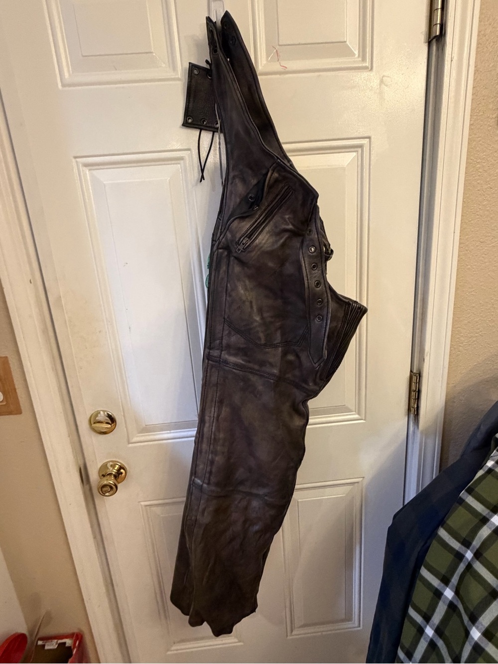 Men's Milwaukee Leather distressed chaps Size M